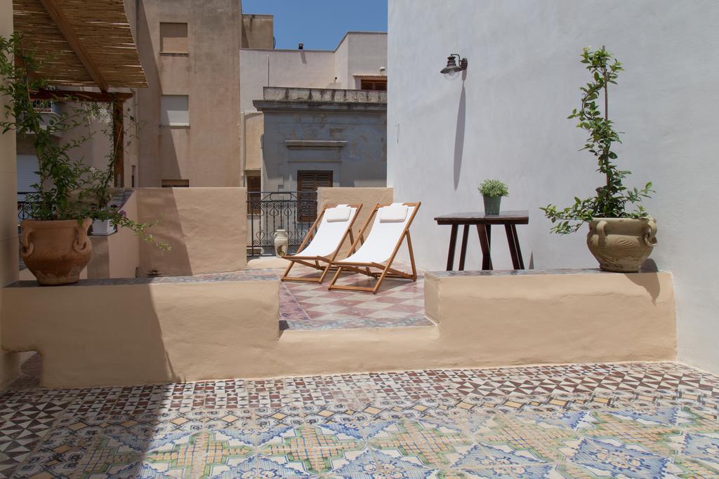 Hotel Dimora La Commare à Marsala Extérieur photo