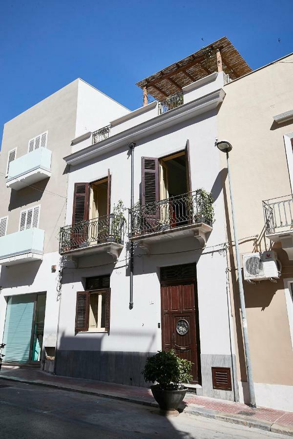 Hotel Dimora La Commare à Marsala Extérieur photo